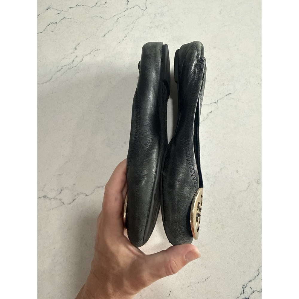 Tory Burch REVA Black Leather Ballet Flats Shoes Gold Medallion Esr Size 6.5 - Picture 4 of 10